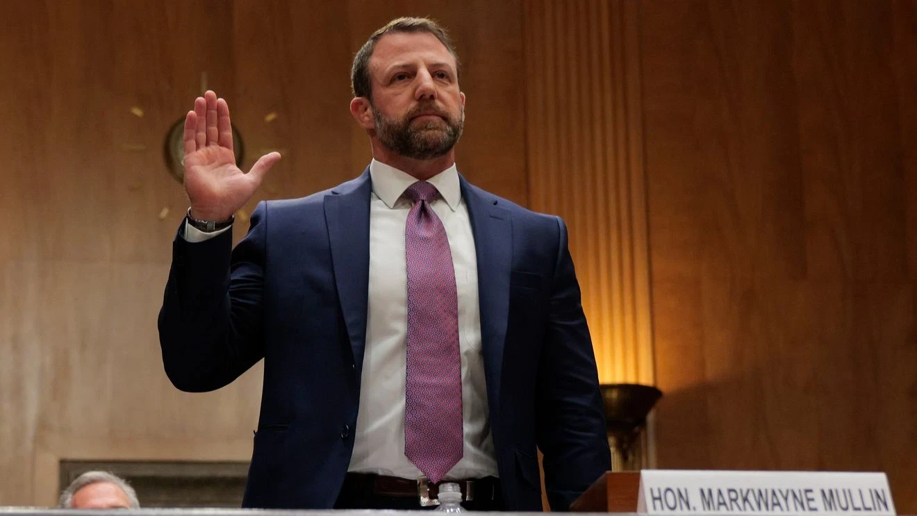 Mullin Sworn In as DHS Chief Amid Funding Standoff