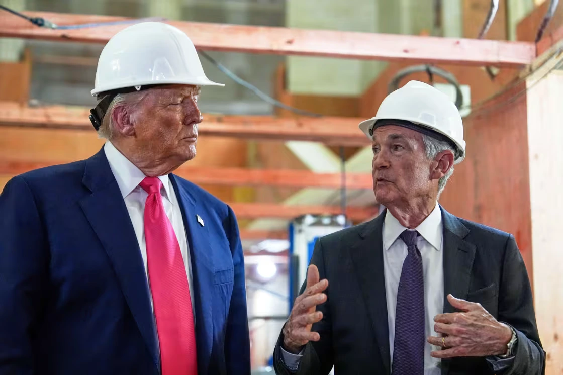 trump-powell-clash-erupts-during-presidents-rare-visit-to-the-fed